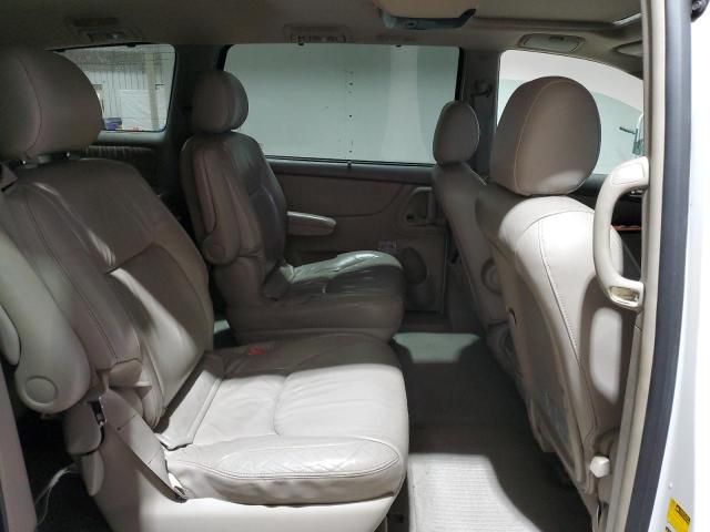 2004 Toyota Sienna XLE