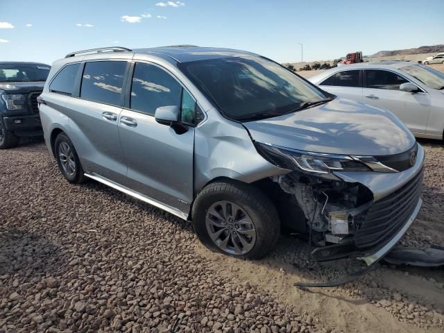 2021 Toyota Sienna LE