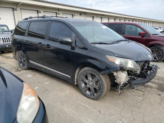 2011 Toyota Sienna Sport