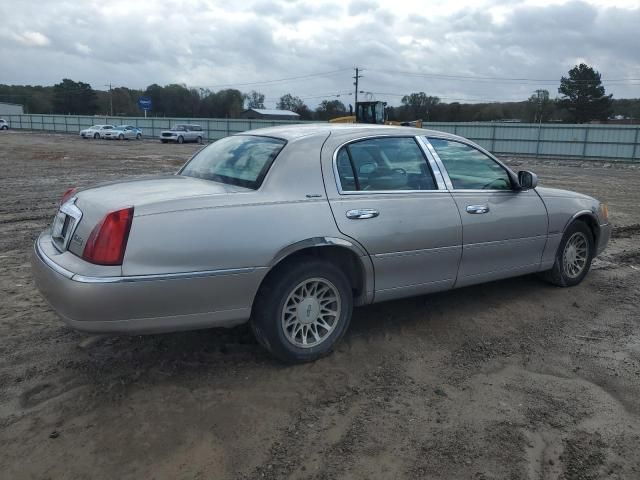 2000 Lincoln Town Car Signature