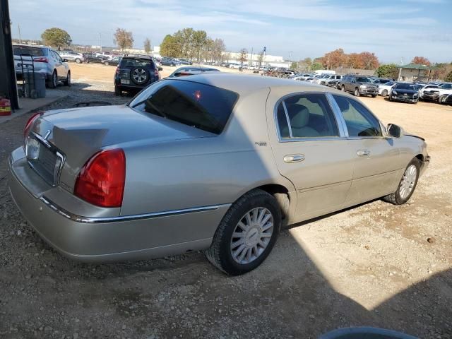 2005 Lincoln Town Car Signature Limited