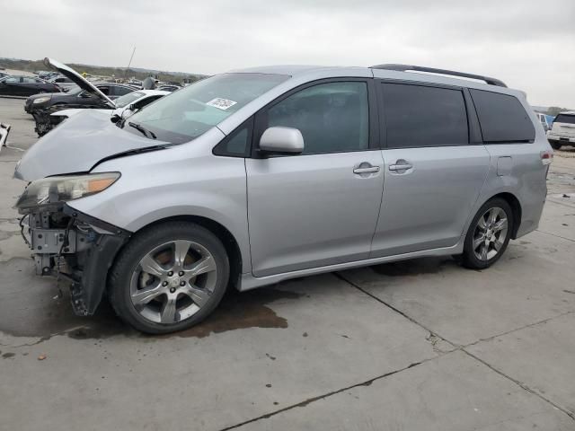 2011 Toyota Sienna Sport