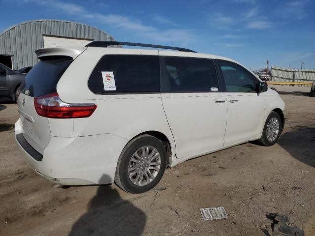 2016 Toyota Sienna XLE