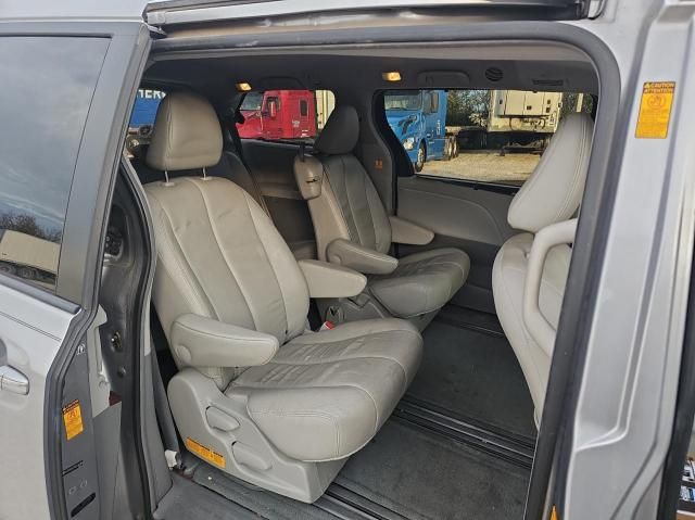 2013 Toyota Sienna XLE