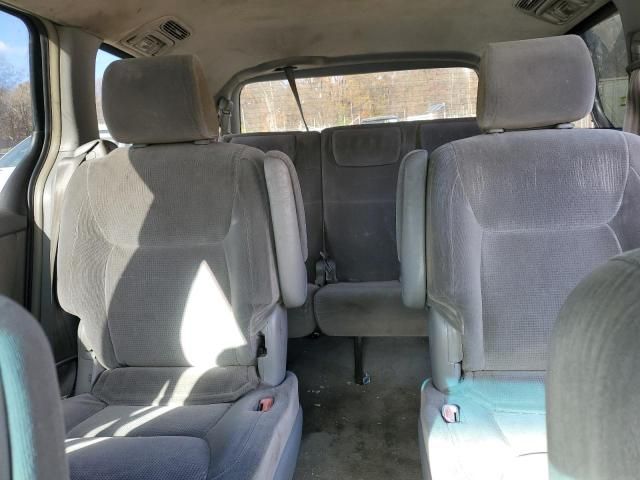 2004 Toyota Sienna CE