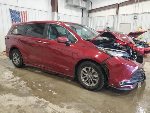 2021 Toyota Sienna XLE