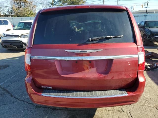 2013 Chrysler Town & Country Touring