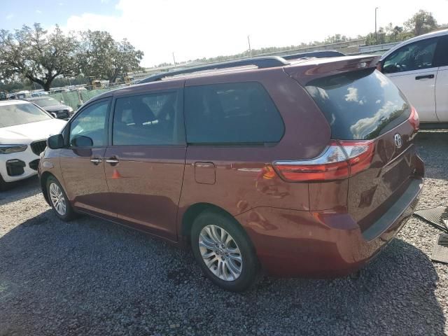 2017 Toyota Sienna XLE