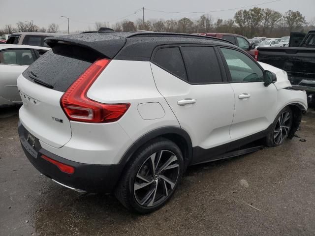 2019 Volvo XC40 T5 Momentum