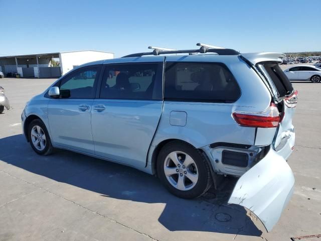 2015 Toyota Sienna LE