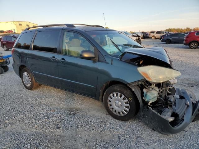 2004 Toyota Sienna CE