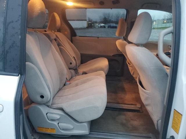 2013 Toyota Sienna LE