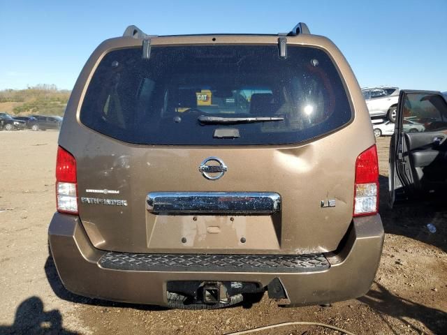 2005 Nissan Pathfinder LE