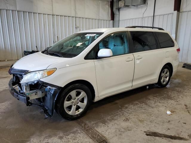 2011 Toyota Sienna LE