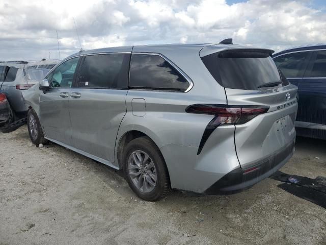 2024 Toyota Sienna LE