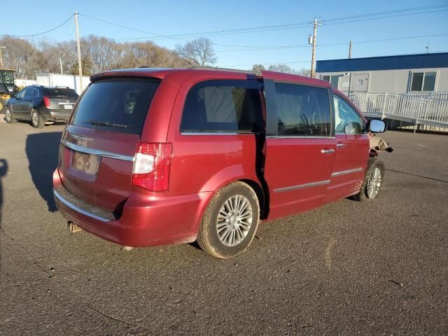 2014 Chrysler Town & Country Touring L