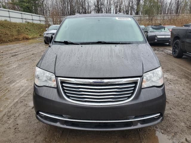 2016 Chrysler Town & Country Touring