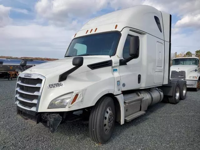 2022 Freightliner Cascadia 126