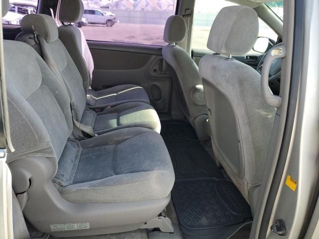 2005 Toyota Sienna CE