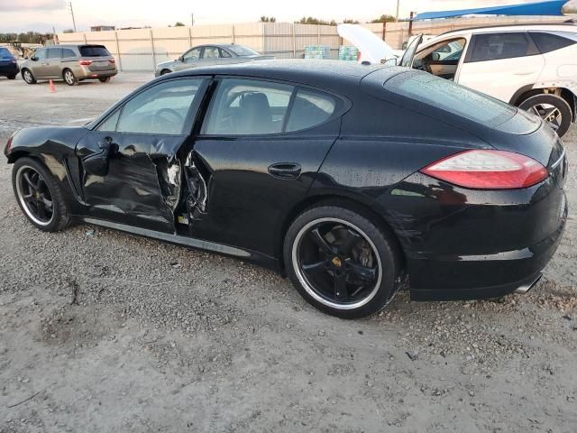 2011 Porsche Panamera 2