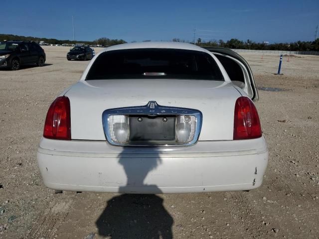 2000 Lincoln Town Car Signature