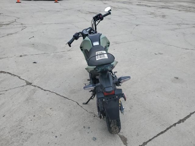 2023 Kawasaki BR125 J