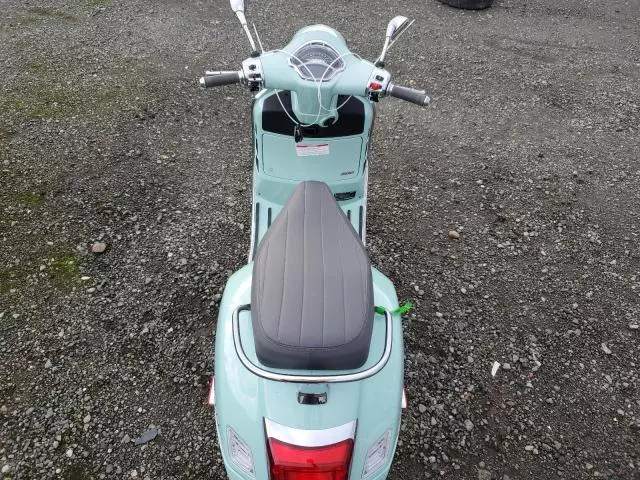 2023 Vespa GTS/SEI Giorni 300