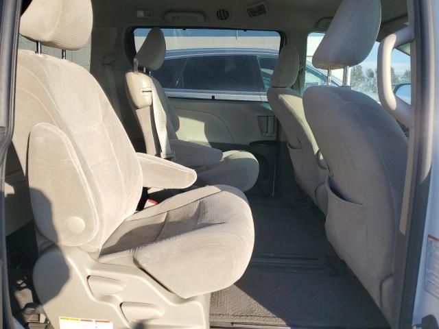 2015 Toyota Sienna LE