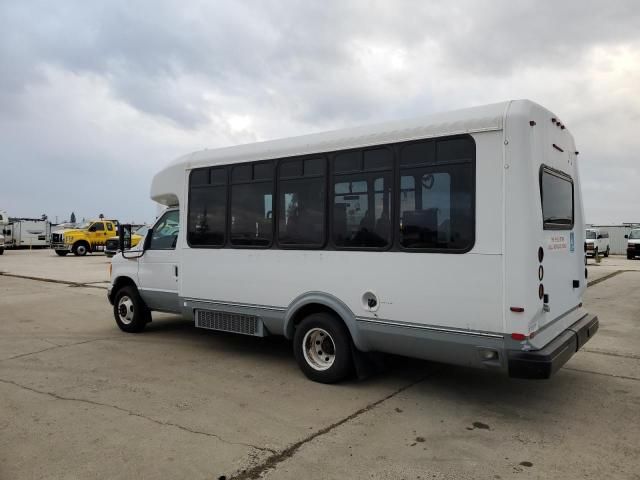 2007 Ford Econoline E450 Super Duty Cutaway Van