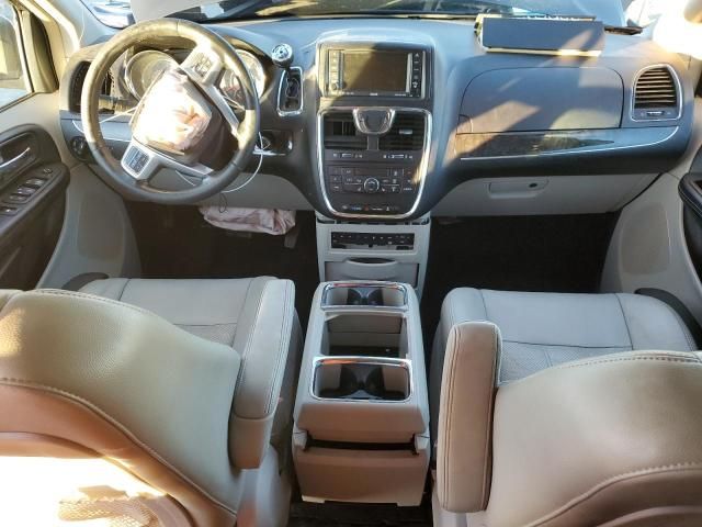 2011 Chrysler Town & Country Touring L