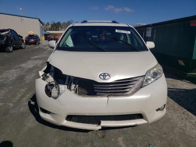 2016 Toyota Sienna XLE