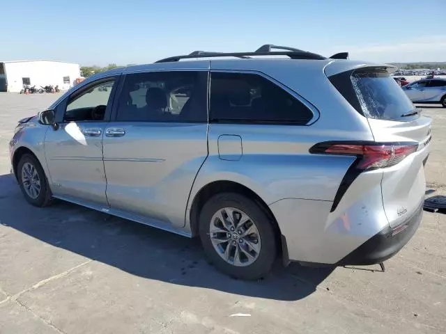 2021 Toyota Sienna XLE