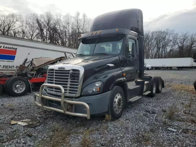 2016 Freightliner Cascadia 125