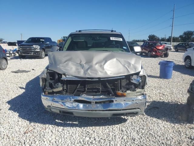 2004 Chevrolet Suburban C1500