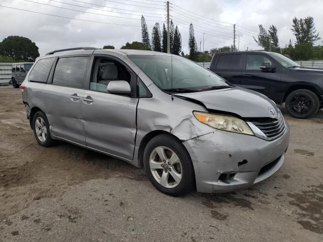 2013 Toyota Sienna LE