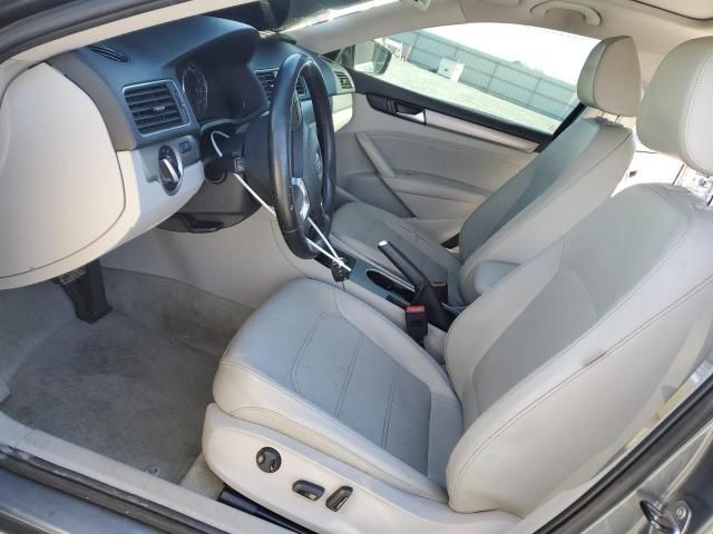 2014 Volkswagen Passat SE