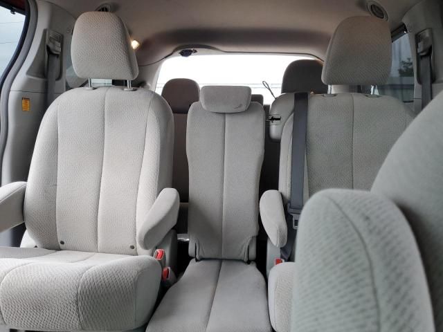 2013 Toyota Sienna LE