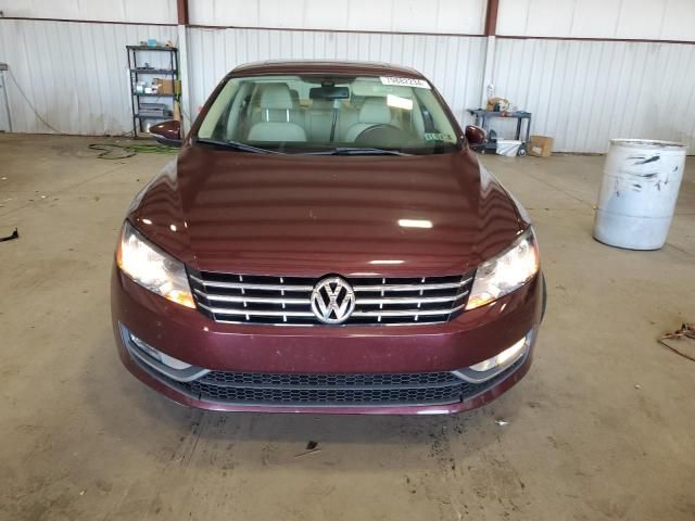 2012 Volkswagen Passat SEL