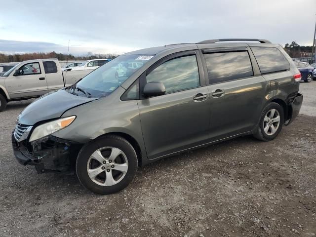 2011 Toyota Sienna LE