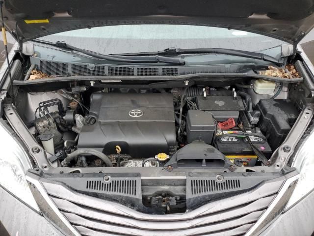 2015 Toyota Sienna LE