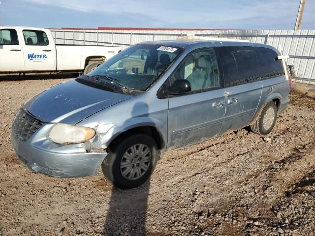 2005 Chrysler Town & Country LX