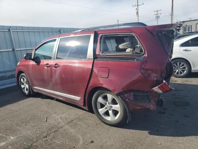 2017 Toyota Sienna LE