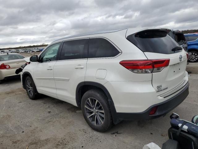 2017 Toyota Highlander SE