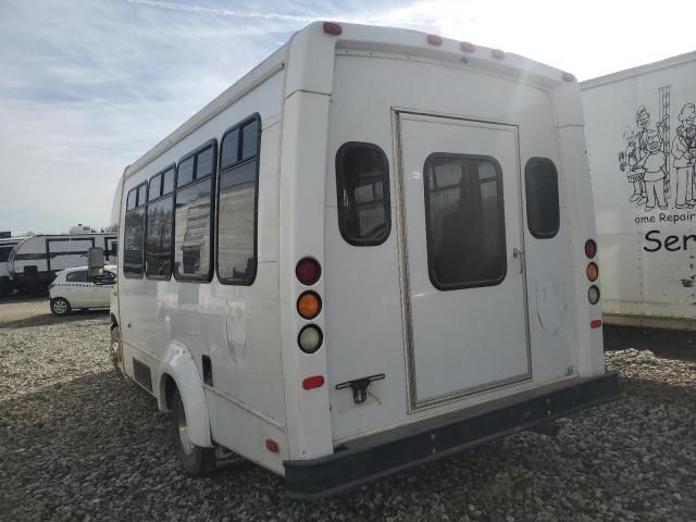 2012 Ford Econoline E350 Super Duty Cutaway Van