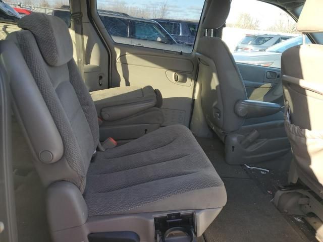 2005 Chrysler Town & Country LX