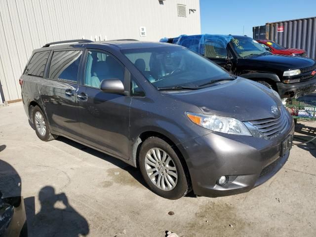 2017 Toyota Sienna XLE