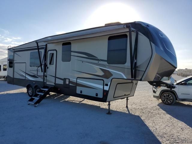 2019 Keystone Challenger Laredo