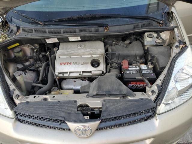 2004 Toyota Sienna CE