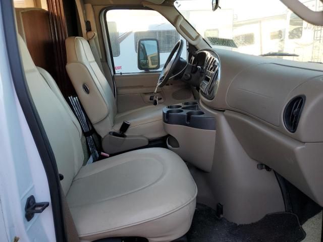 2008 Ford Econoline E450 Super Duty Cutaway Van