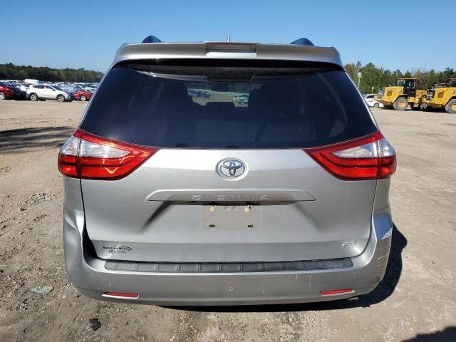 2019 Toyota Sienna XLE